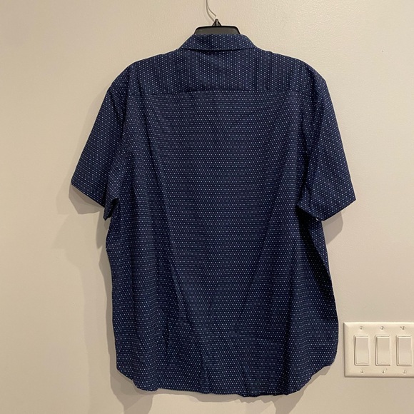 New with tags! Construct Men’s Microdot Short-Sleeve Button Down Shirt - Picture 3 of 9